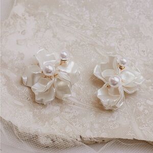 Jade Oi Studio Pearl Flower Wedding Earrings